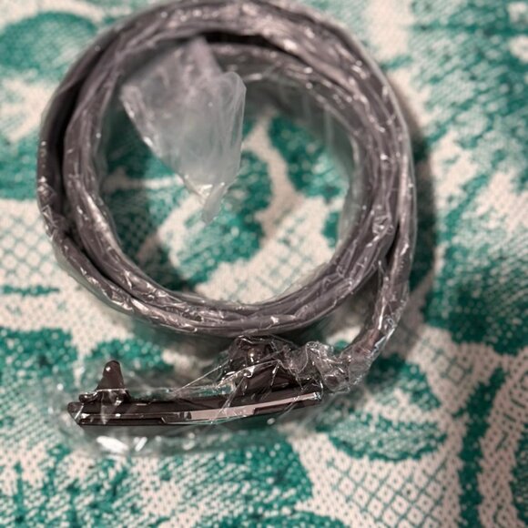 Men’s Golden Buckle Leather Belt – Luxury Adjustable Ratchet Belt (120 cm) - Picture 3 of 3